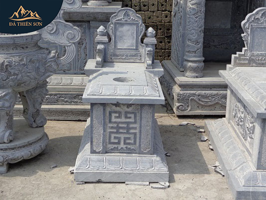 Mẫu mộ đá đơn đẹp tại Đá Thiên Sơn