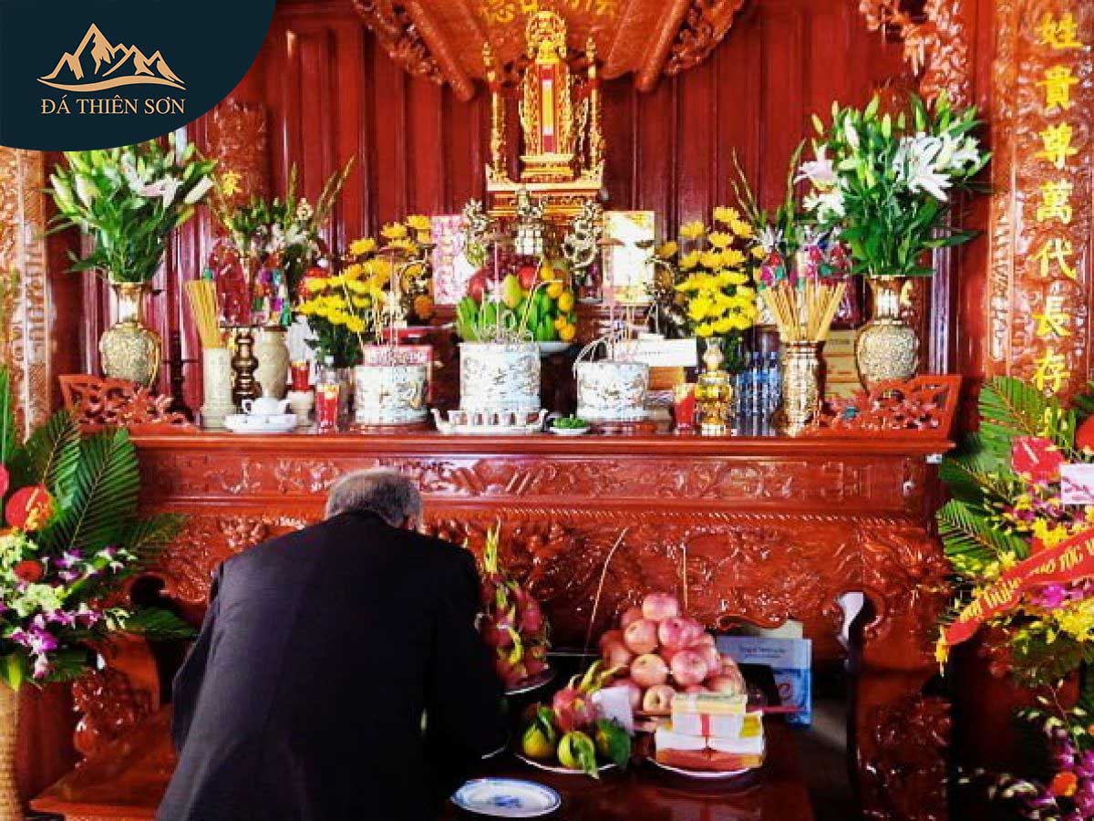 van-khan-gia-tien-ngay-ram-5