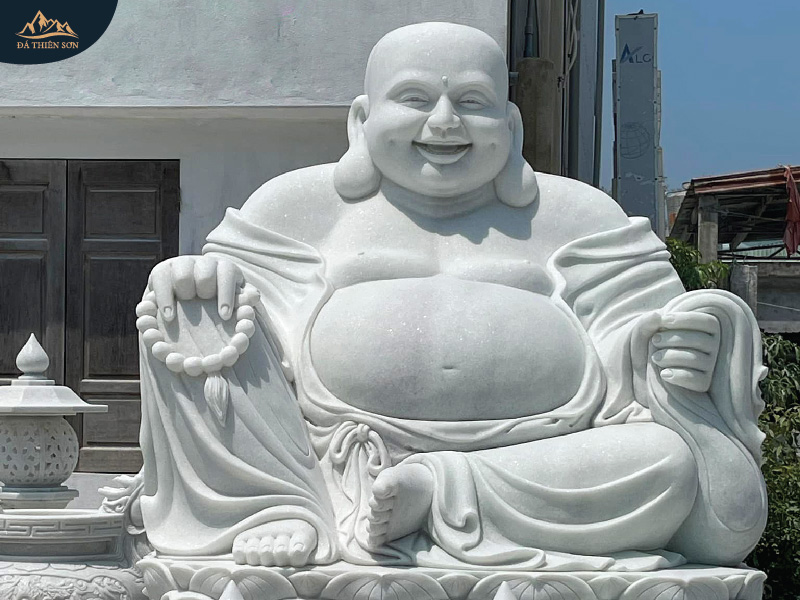 Tượng ngồi điêu khắc bằng đá trắng tự nhiên, kích thước lớn