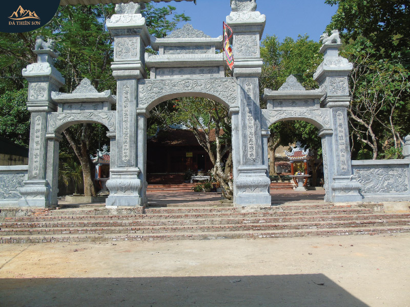 Thiết kế thi công cổng đá tự nhiên cho đình chùa, đền miếu