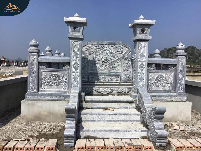 Cột cổng lăng mộ đá xanh Ninh Bình