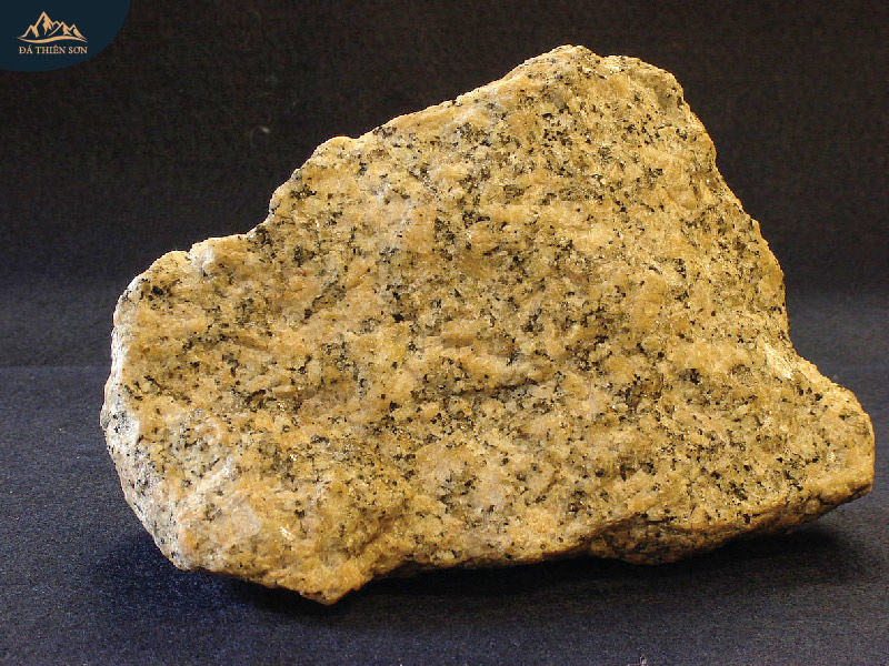 Khối đá granite được hình thành cách đây hàng trăm triệu năm