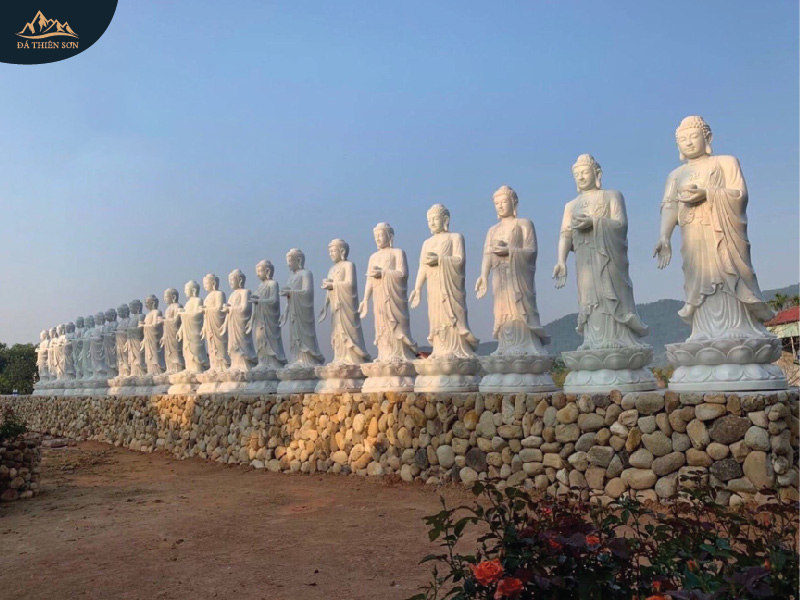 Hàng tượng Phật A Di Đà bằng đá trắng tự nhiên, kích thước lớn