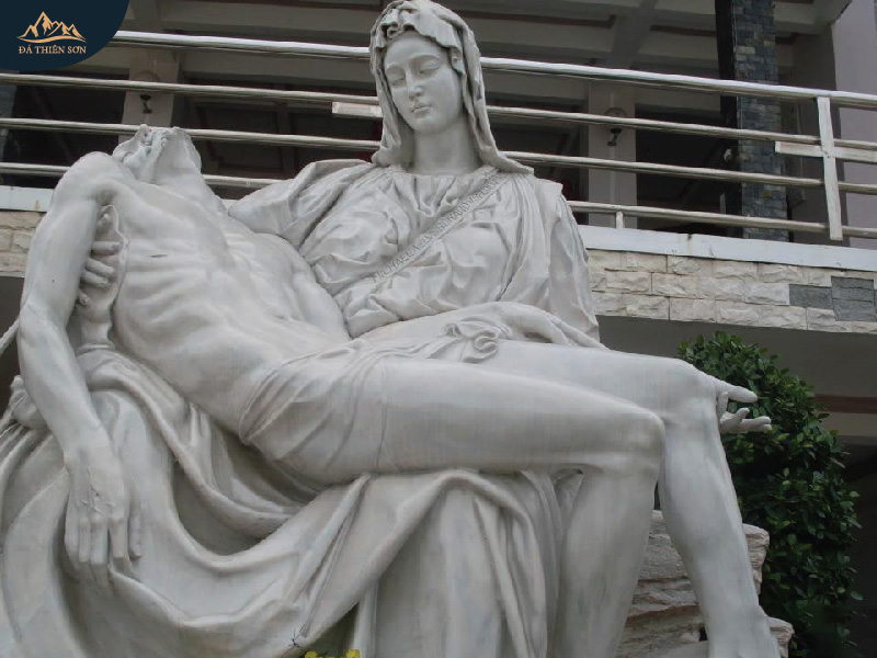 Mẫu tượng đá công giáo: Đức Mẹ Sầu Bi bằng đá trắng cẩm thạch