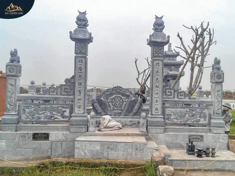 Cổng cột đá xanh Thanh Hóa cho khu lăng mộ 