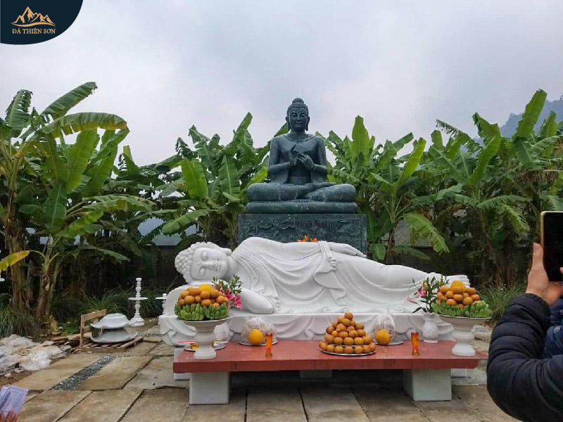 Hai bức tượng Phật Thích Ca bằng đá tự nhiên cao cấp