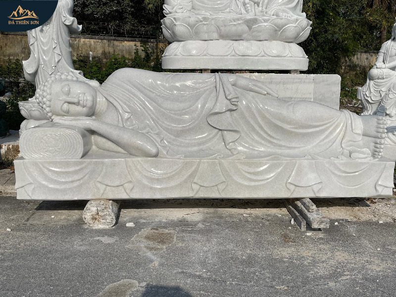 Khối tượng Phật bằng đá cẩm thạch